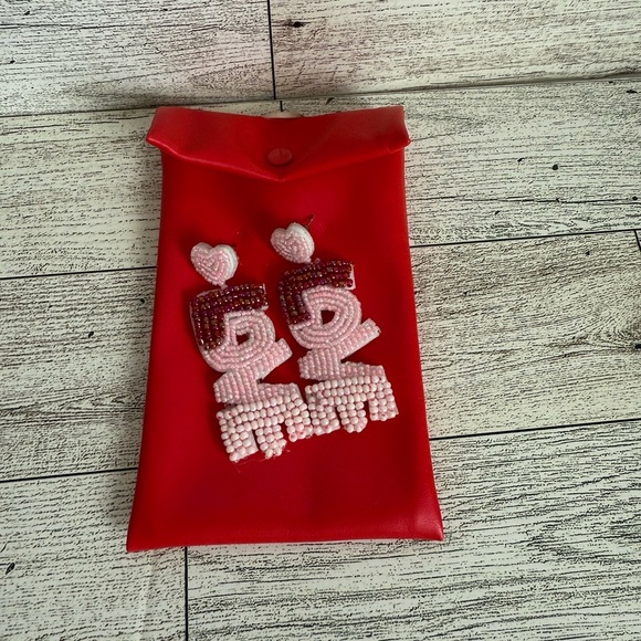 Simply Southern Red and Pink Earrings with Pouch - Picture 1 of 2